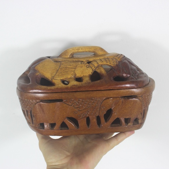 Vintage Carved Wood Box with Lid, Hand Carved African Safari Animals, Handmade - Picture 9 of 9